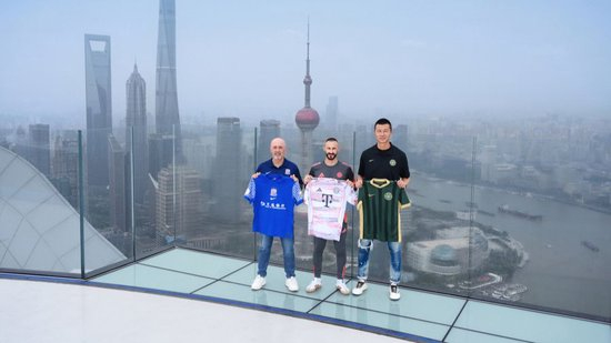 获互联网周刊授予的中国百家优秀网站。相关图片